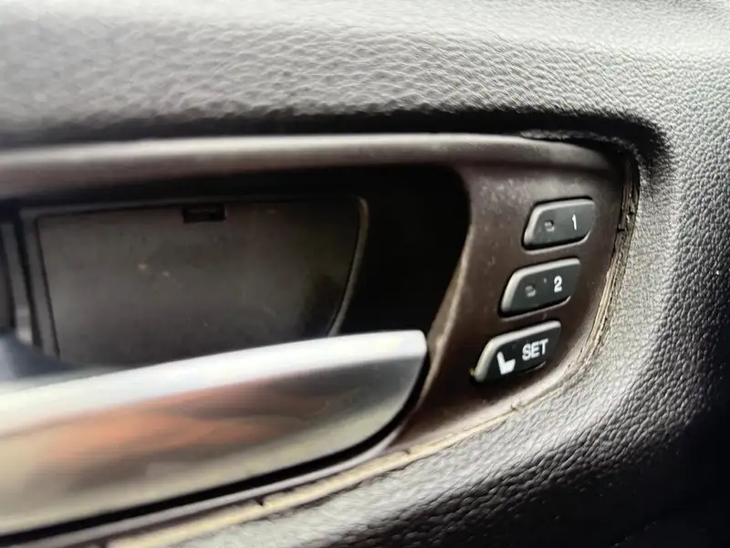 2017 Acura MDX Technology Package, bílá, 145 988 km, dovoz Kanada — foto 11 z 12