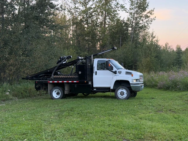 2005 GMC, 217 000 mth, dovoz Kanada — foto 3 z 5