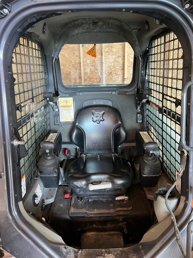 Bobcat T450, dovoz Kanada — foto 4 z 5