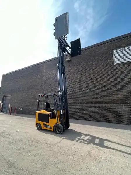 2017 Caterpillar 2C5000, dovoz Kanada — foto 2 z 6