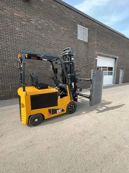 2017 Caterpillar 2C5000, dovoz Kanada — foto 3 z 6