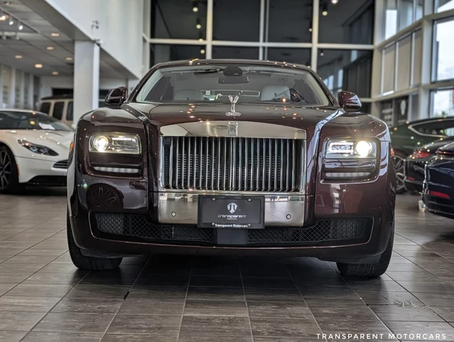 2012 Rolls-Royce Ghost, červená, 8 789 km, dovoz Kanada — foto 3 z 5