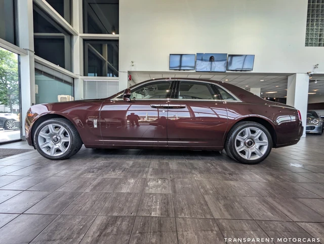 2012 Rolls-Royce Ghost, červená, 8 789 km, dovoz Kanada — foto 4 z 5