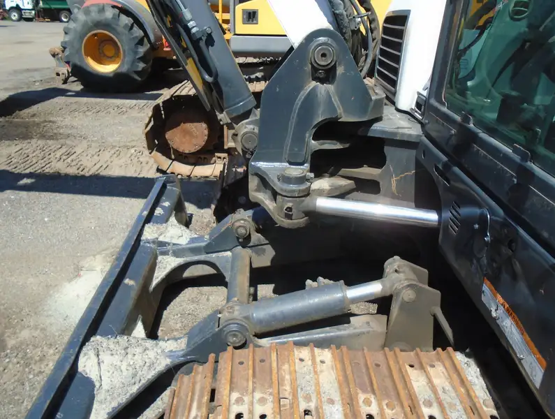 2012 Bobcat E80A-WHITE, bílá, dovoz Kanada — foto 10 z 11