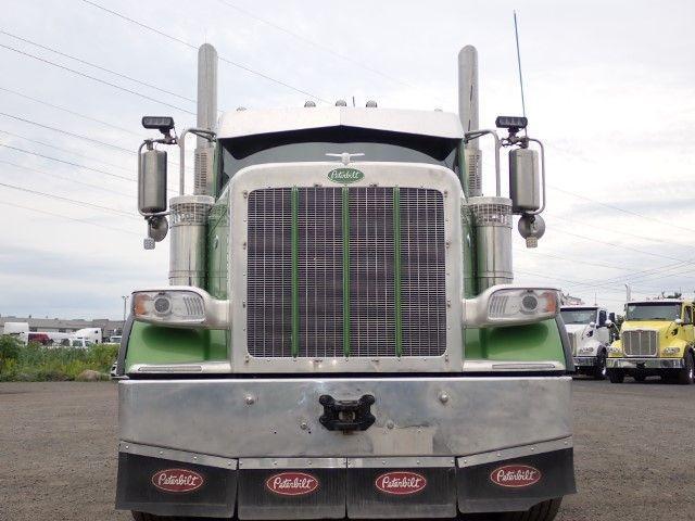 2025 PETERBILT, 143 495 mth, dovoz Kanada — foto 2 z 5