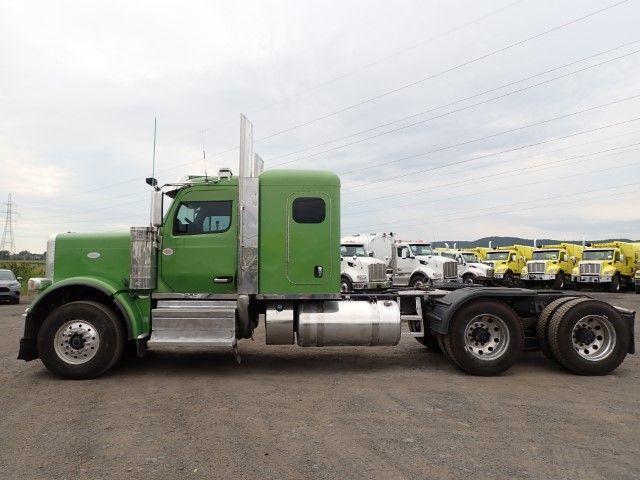 2025 PETERBILT, 143 495 mth, dovoz Kanada — foto 4 z 5