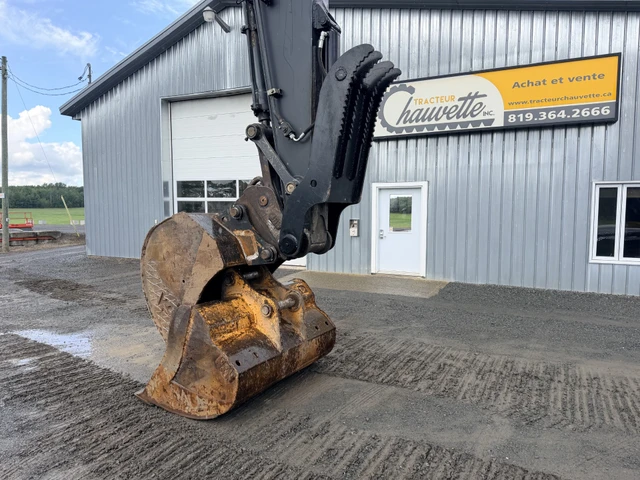 2015 John Deere 210G, 1 mth, dovoz Kanada — foto 2 z 5
