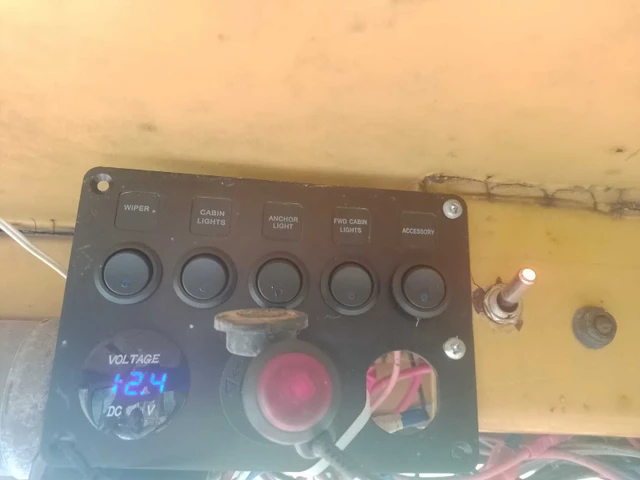 1975 RETROCAVEUSE, dovoz Kanada — foto 3 z 5