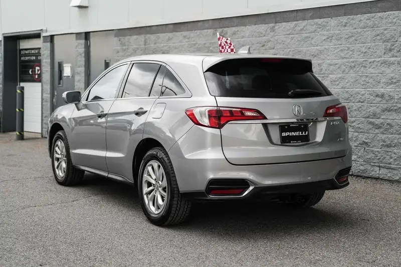 2017 Acura RDX Tech Pkg, stříbrná, 194 917 km, dovoz Kanada — foto 4 z 12