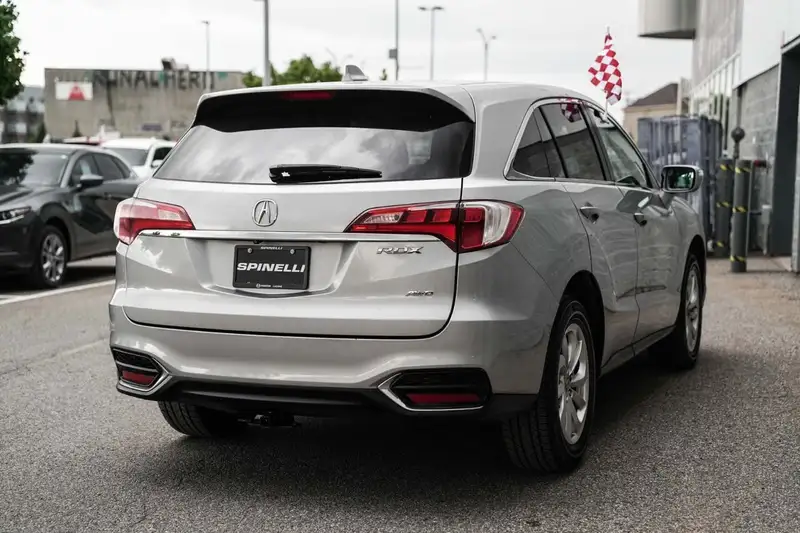 2017 Acura RDX Tech Pkg, stříbrná, 194 917 km, dovoz Kanada — foto 6 z 12