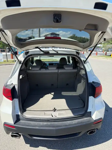 2011 Acura RDX Tech Pkg, bílá, 163 127 km, dovoz Kanada — foto 10 z 12