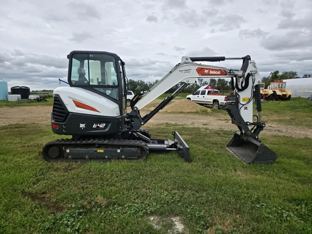 2023 Bobcat E42R2, 1 mth, dovoz Kanada — foto 4 z 5