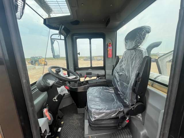 2025 FOX, dovoz Kanada — foto 4 z 5
