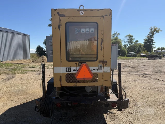 1983 Caterpillar, dovoz Kanada — foto 3 z 5