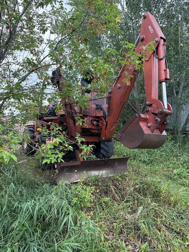 Caterpillar DITCH, dovoz Kanada — foto 2 z 4