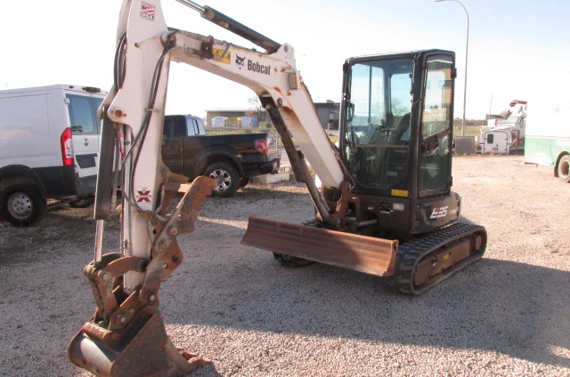 2019 Bobcat E35, 1 mth, dovoz Kanada — foto 1 z 5 2019 Bobcat E35, 1 mth, dovoz Kanada — foto 1 z 5