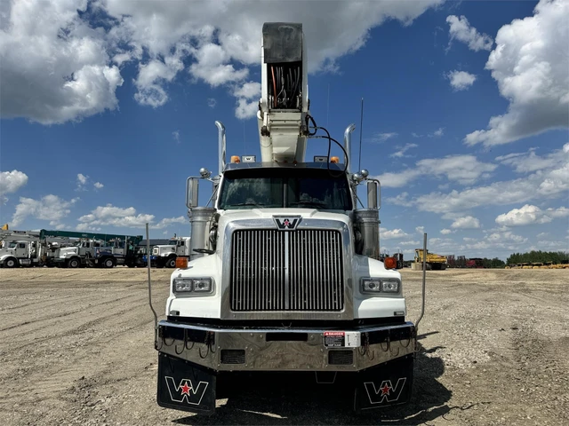 2007 Caterpillar ALTEC, 245 926 mth, dovoz Kanada — foto 2 z 5