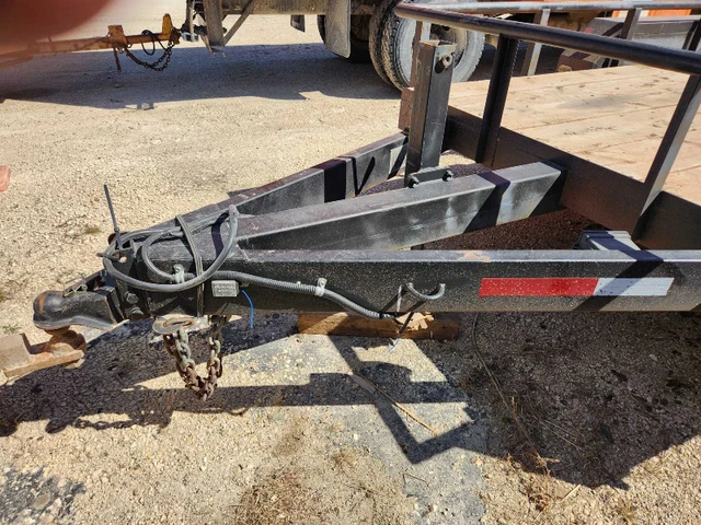SKIDSTEER, dovoz Kanada — foto 5 z 5
