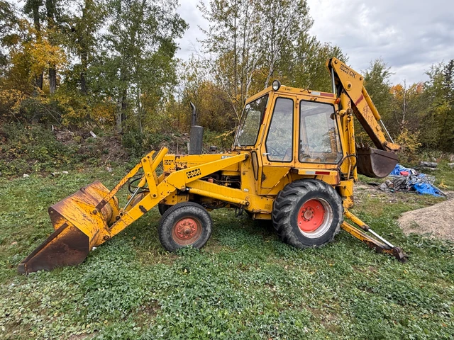 1976 Case BACKHOE, dovoz Kanada — foto 1