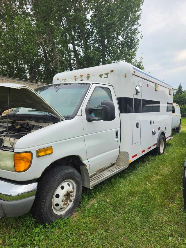 2003 FORD, dovoz Kanada — foto 2 z 5