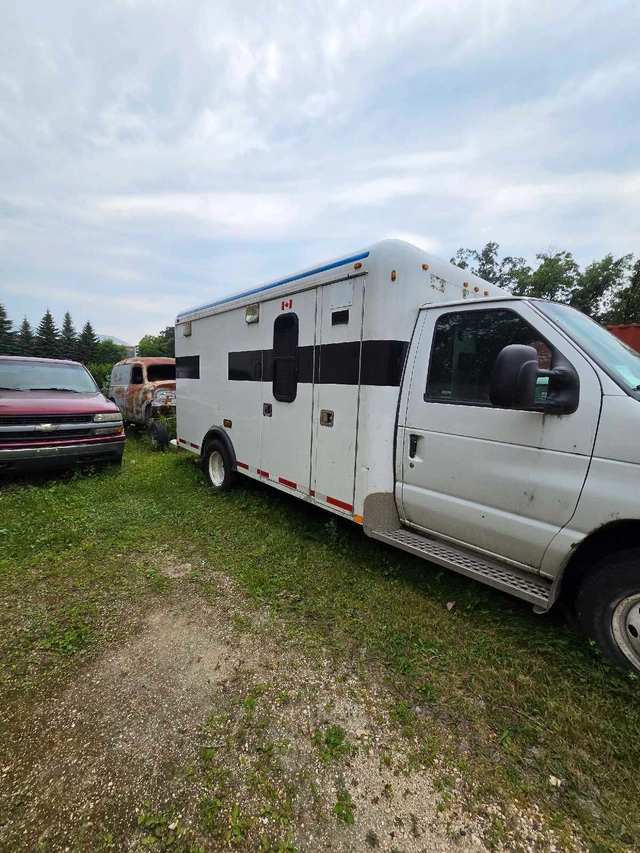 2003 FORD, dovoz Kanada — foto 3 z 5