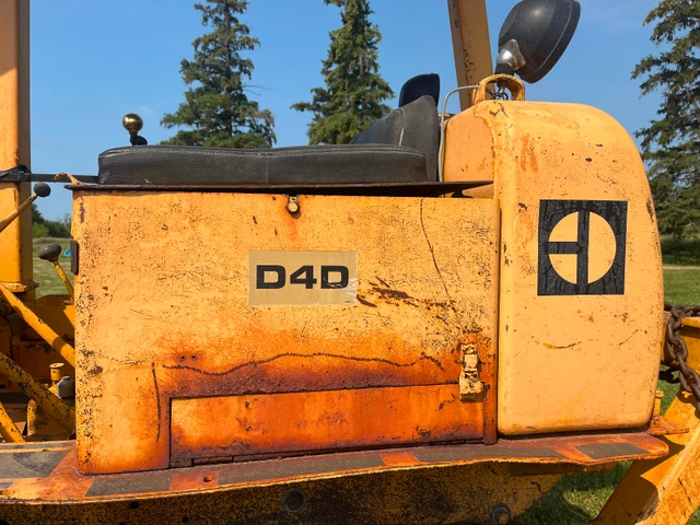 Caterpillar D4D, 5 490 mth, dovoz Kanada — foto 2 z 5