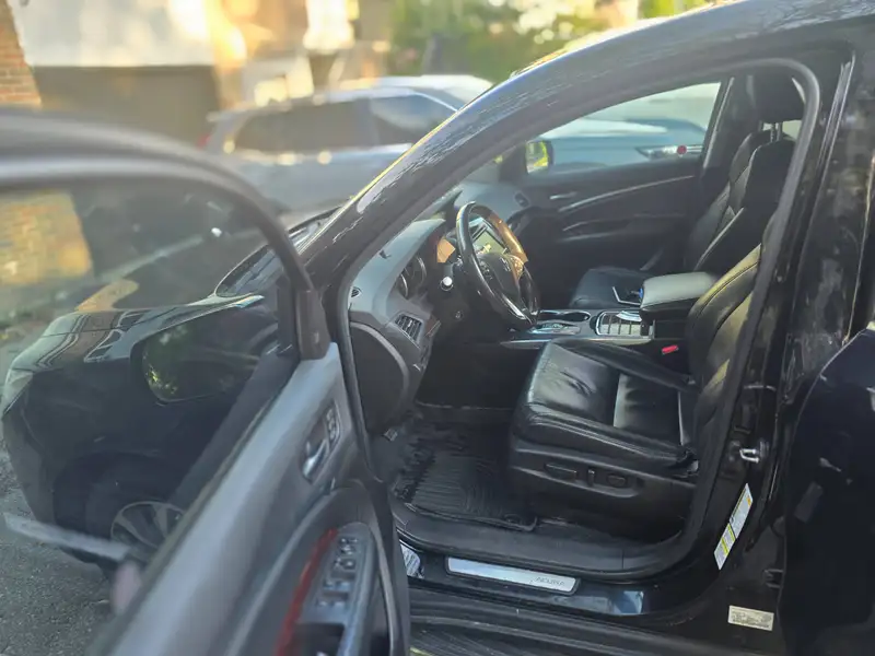 2016 Acura MDX Tech Pkg, černá, 141 000 km, dovoz Kanada — foto 4 z 12