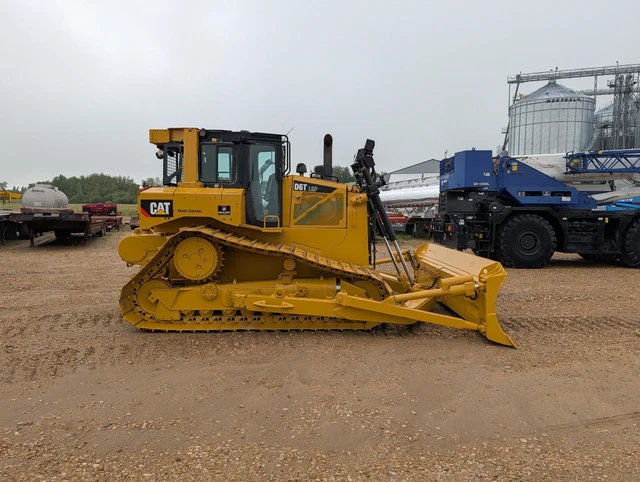 2018 Caterpillar D6T, 1 mth, dovoz Kanada — foto 3 z 5