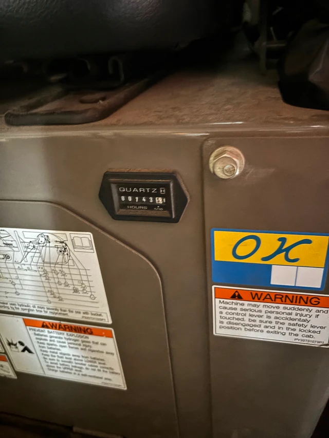Case EXCAVATOR, dovoz Kanada — foto 4 z 4