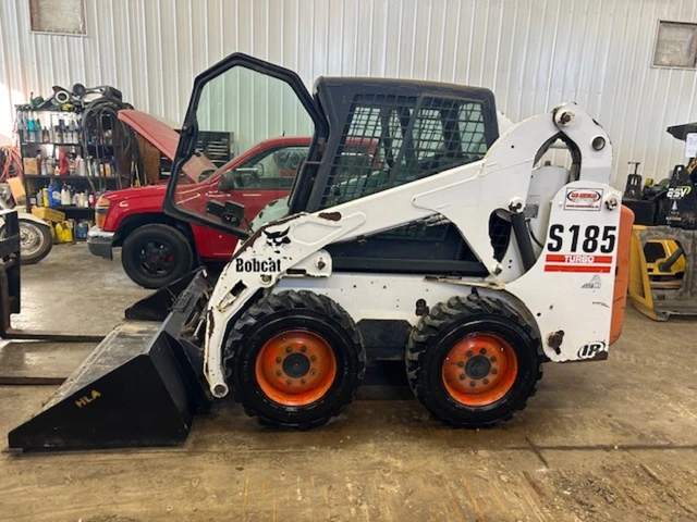 2002 Bobcat S185, 1 mth, dovoz Kanada — foto 2 z 2