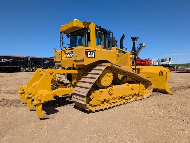 2017 Caterpillar D6T, 1 mth, dovoz Kanada — foto 2 z 5