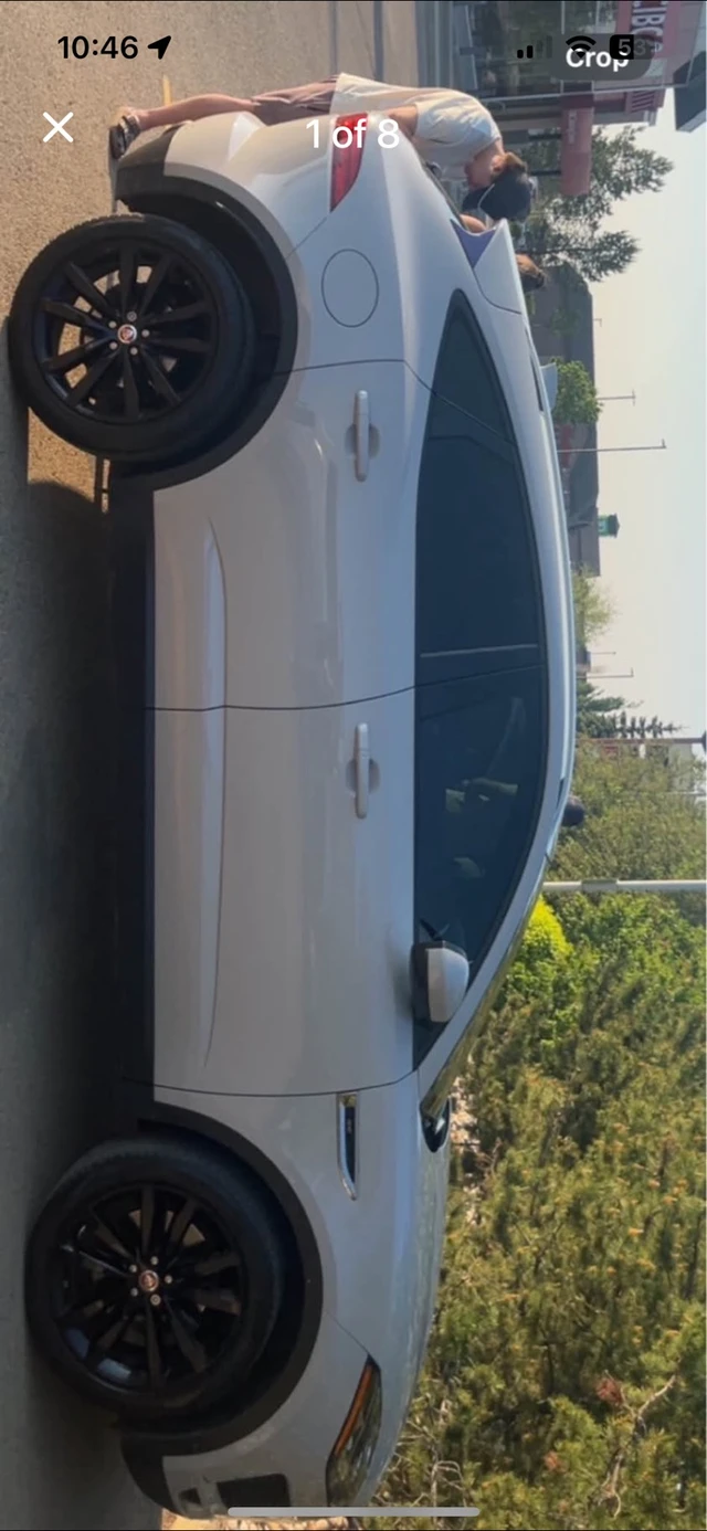 2018 Jaguar E Pace SE, stříbrná, 179 000 km, dovoz Kanada — foto 2 z 5