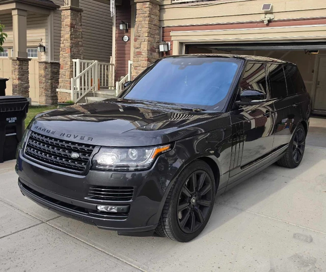 2017 Land Rover Range Rover, 78 000 km, dovoz Kanada — foto 1 z 5 2017 Land Rover Range Rover, 78 000 km, dovoz Kanada — foto 1 z 5