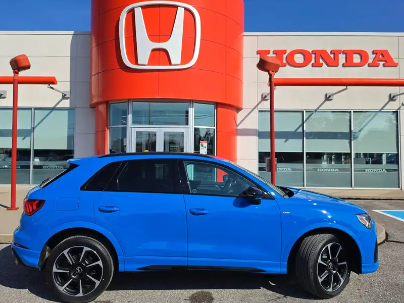 2022 Audi Q3 PROGRESSIV, modrá, 81 733 km, dovoz Kanada — foto 2 z 12