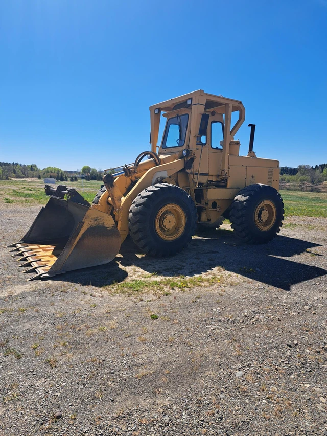 LOADER, 4 000 mth, dovoz Kanada — foto 2 z 2
