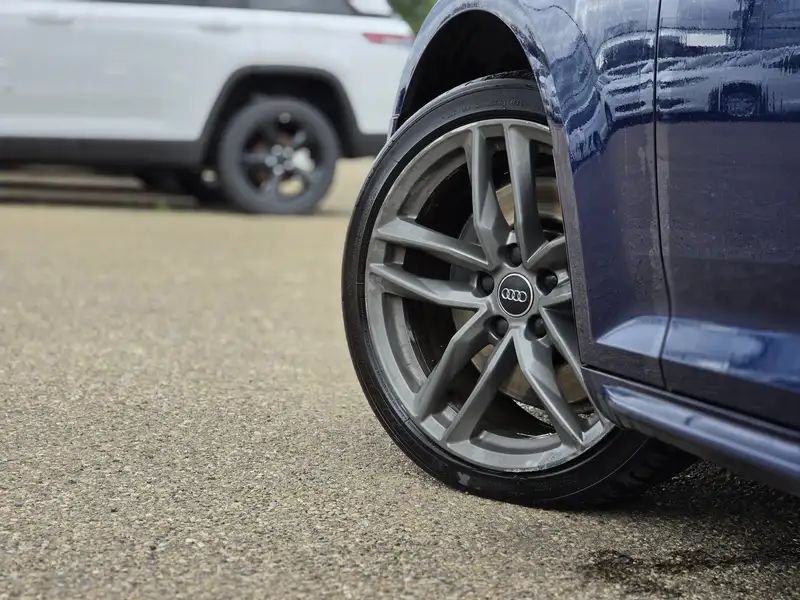 2018 Audi A4 Technik, modrá, 107 994 km, dovoz Kanada — foto 12 z 12