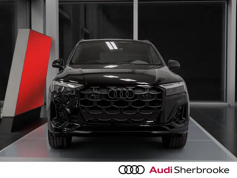 2026 Audi Q7 Progressiv, černá, 9 524 km, dovoz Kanada — foto 2 z 12