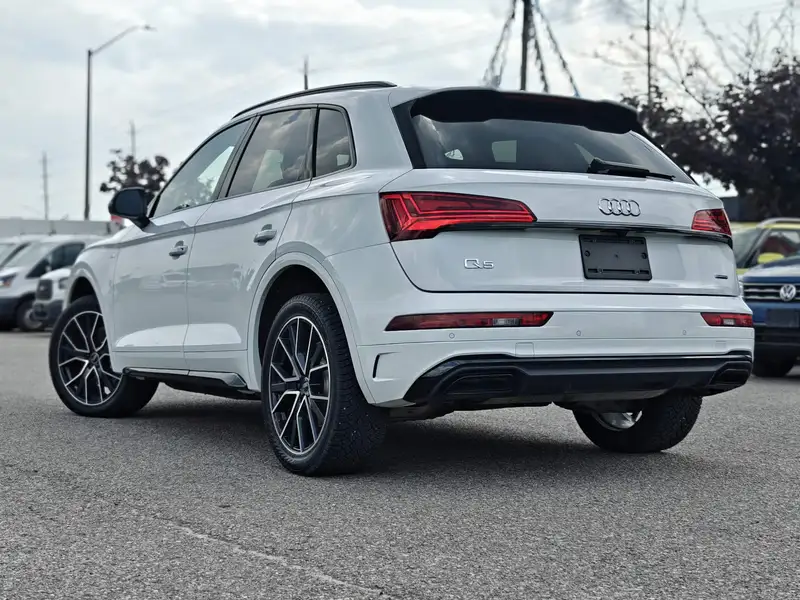 2022 Audi Q5 45 Progressiv, bílá, 80 308 km, dovoz Kanada — foto 5 z 12