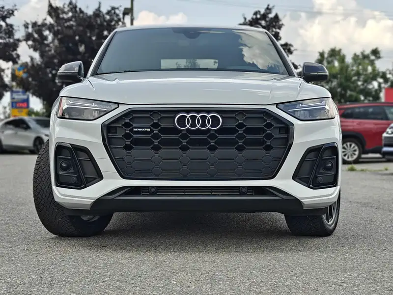 2022 Audi Q5 45 Progressiv, bílá, 80 308 km, dovoz Kanada — foto 6 z 12