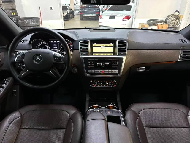 2012 ML550, černá, 111 327 km, dovoz Kanada — foto 10 z 20