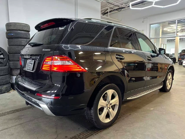 2012 ML550, černá, 111 327 km, dovoz Kanada — foto 4 z 20