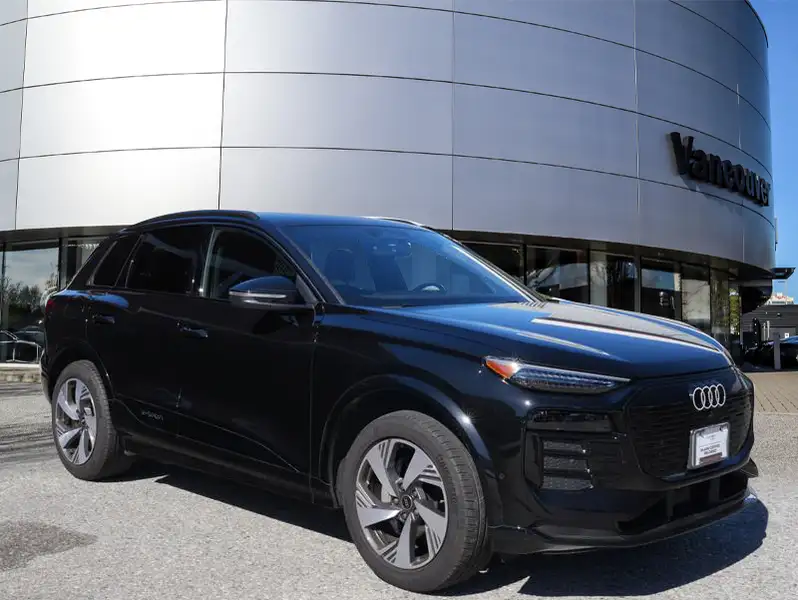 2025 Audi Q6 e-tron Progressiv quattro, černá, 17 816 km, dovoz Kanada — foto 11 z 12