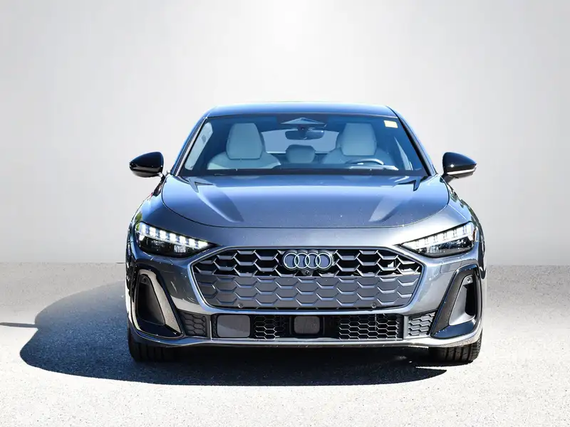 2025 Audi A5 Progressiv, bílá, 3 486 km, dovoz Kanada — foto 2 z 12