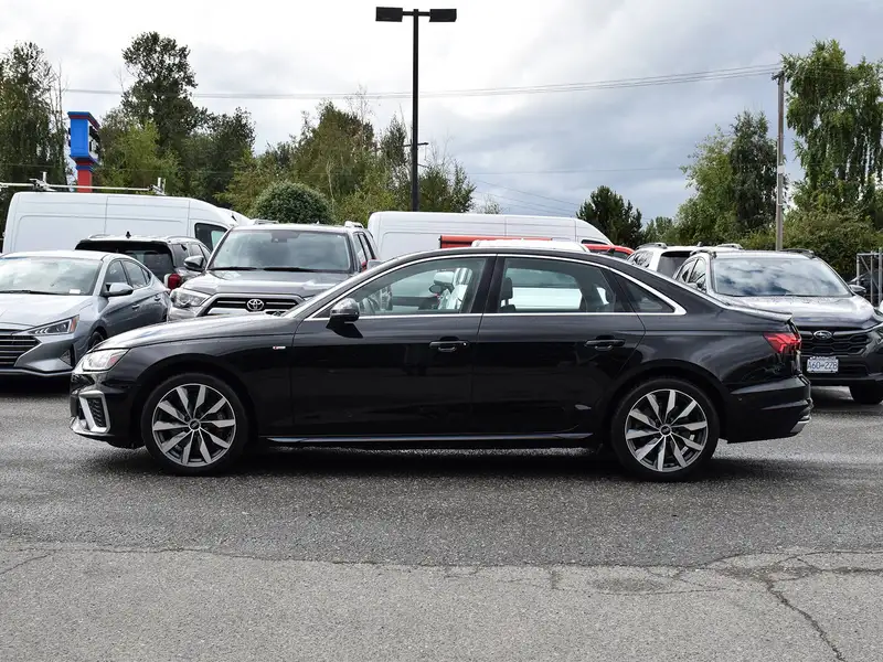 2022 Audi A4 Progressiv, černá, 55 028 km, dovoz Kanada — foto 2 z 12