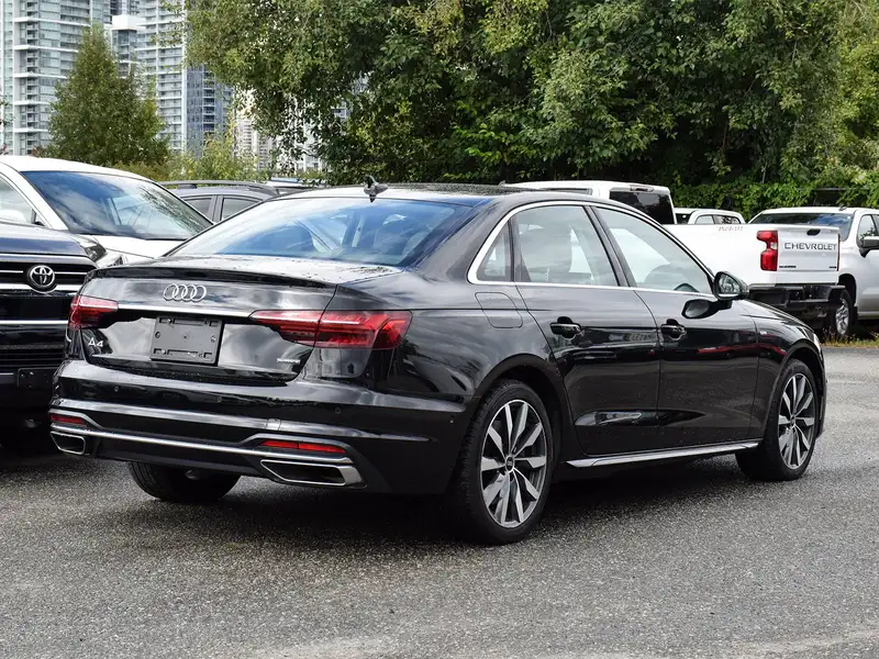 2022 Audi A4 Progressiv, černá, 55 028 km, dovoz Kanada — foto 5 z 12