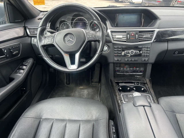2013 Mercedes-Benz Eclass E 550, šedá, 144 956 km, dovoz Kanada — foto 14 z 19