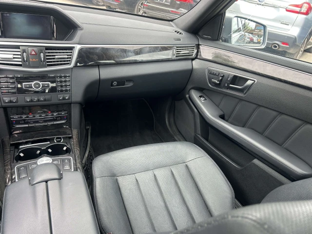 2013 Mercedes-Benz Eclass E 550, šedá, 144 956 km, dovoz Kanada — foto 15 z 19