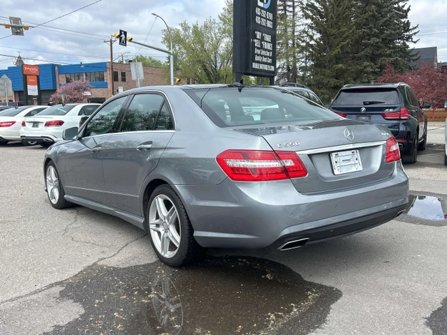 2013 Mercedes-Benz Eclass E 550, šedá, 144 956 km, dovoz Kanada — foto 4 z 19
