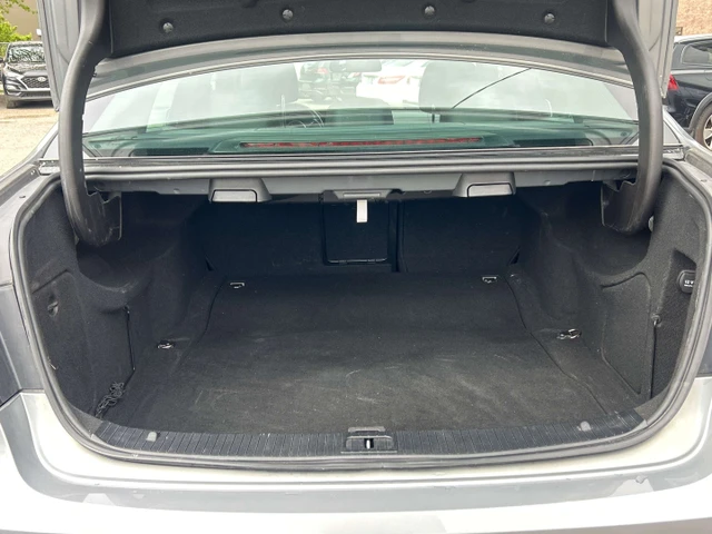 2013 Mercedes-Benz Eclass E 550, šedá, 144 956 km, dovoz Kanada — foto 6 z 19