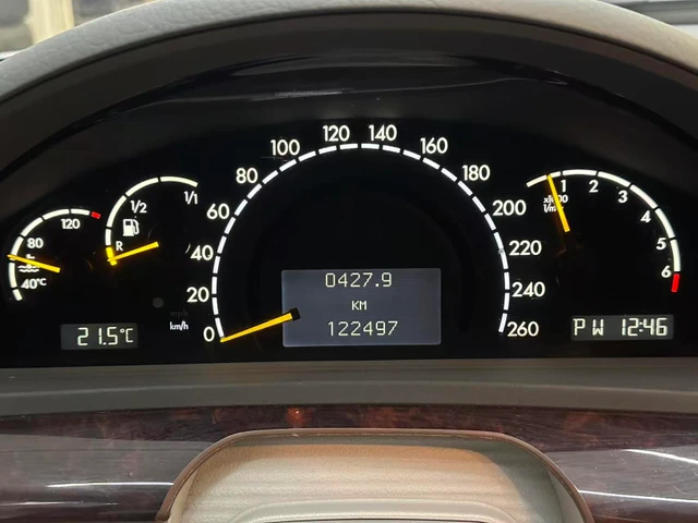 2001 S500, stříbrná, 122 497 km, dovoz Kanada — foto 12 z 19